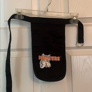 Hooters girl black pouch